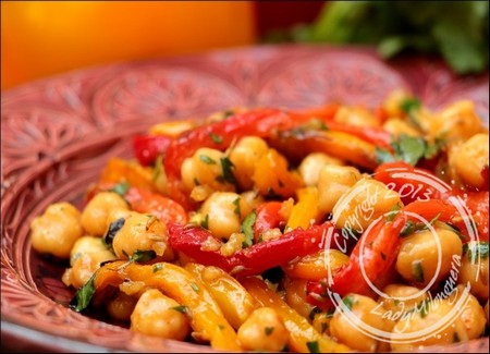 Salade de pois chiches et poivrons à la marocaine