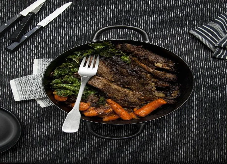 Brisket de fête aux légumes rôtis