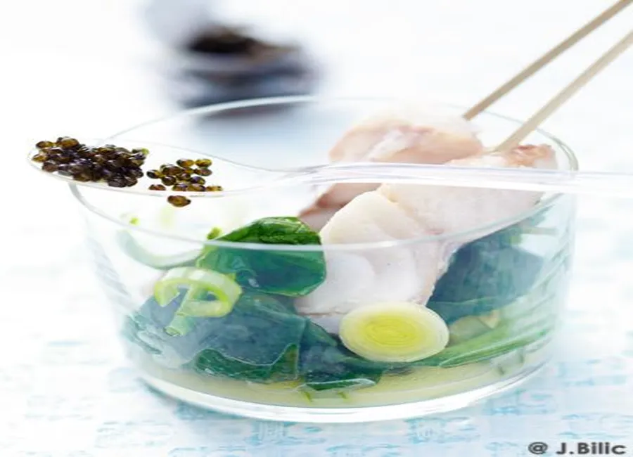 Brochettes de cabillaud, beurre, citron et caviar