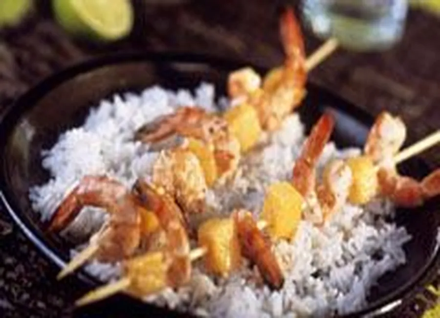 Brochettes de melon et de gambas