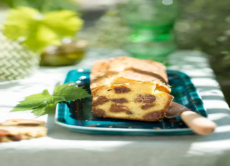 Cake sucré-salé aux figues et à la brousse