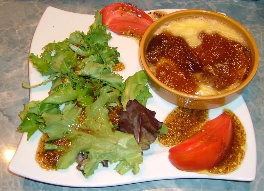 Camembert rôti aux figues