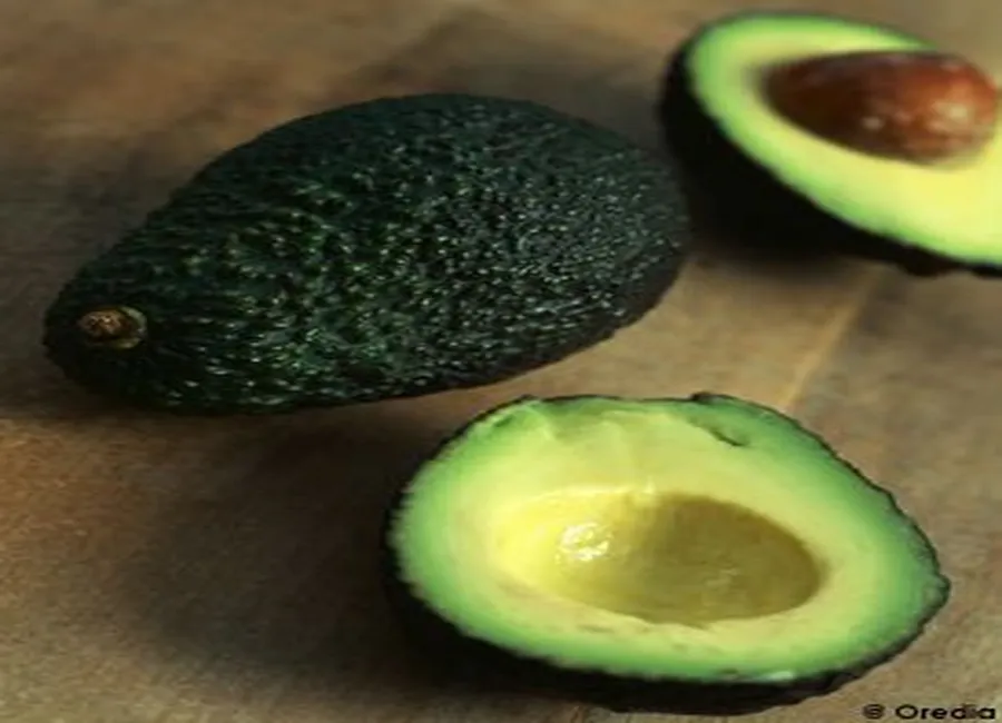 Canapés avocat et radis au sel fumé