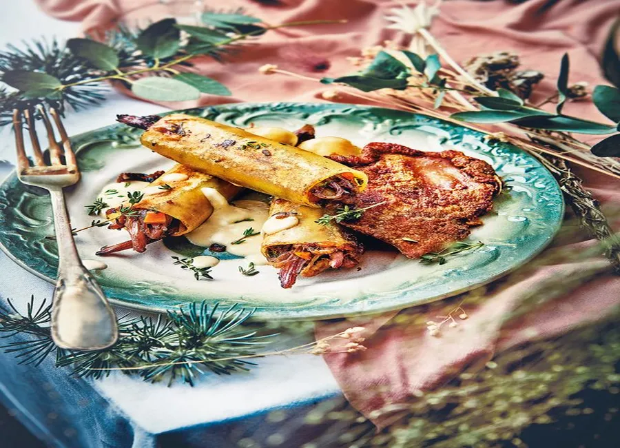 Cannelloni au confit de canard, sauce crémeuse aux oignons