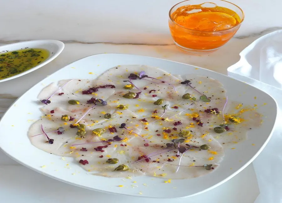 Carpaccio d'espadon au piment et coco