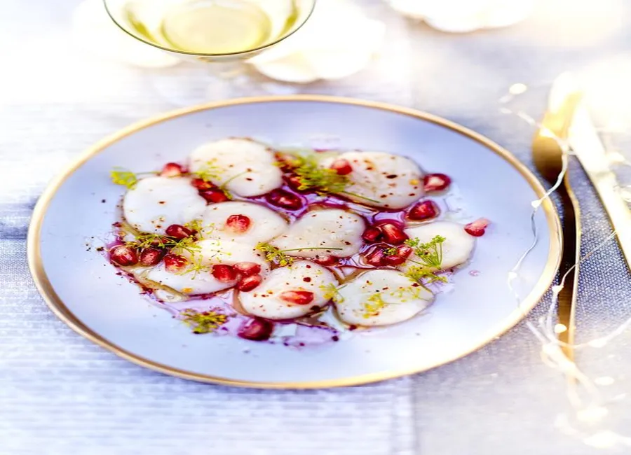 Carpaccio de saint-jacques à l'huile d'argan et grenade