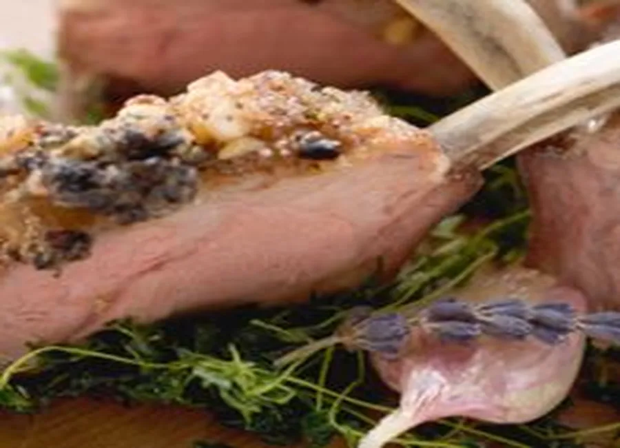 Carré d'agneau en croûte de parmigiano
