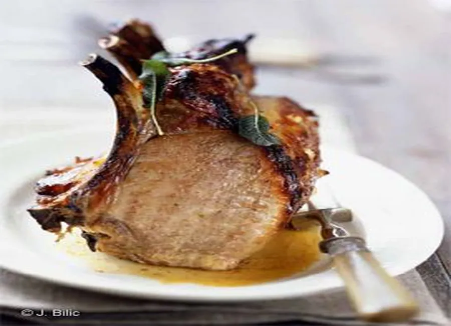 Carré de porc rôti à la sauge