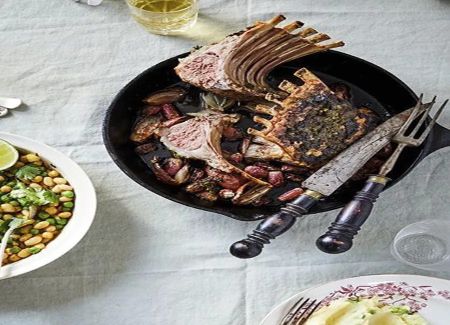 Carrés d'agneau, croûte aux herbes et yaourt