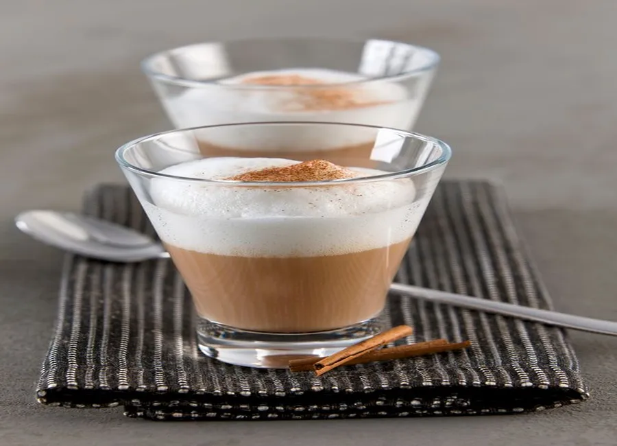 Chai latte aux épices indiennes