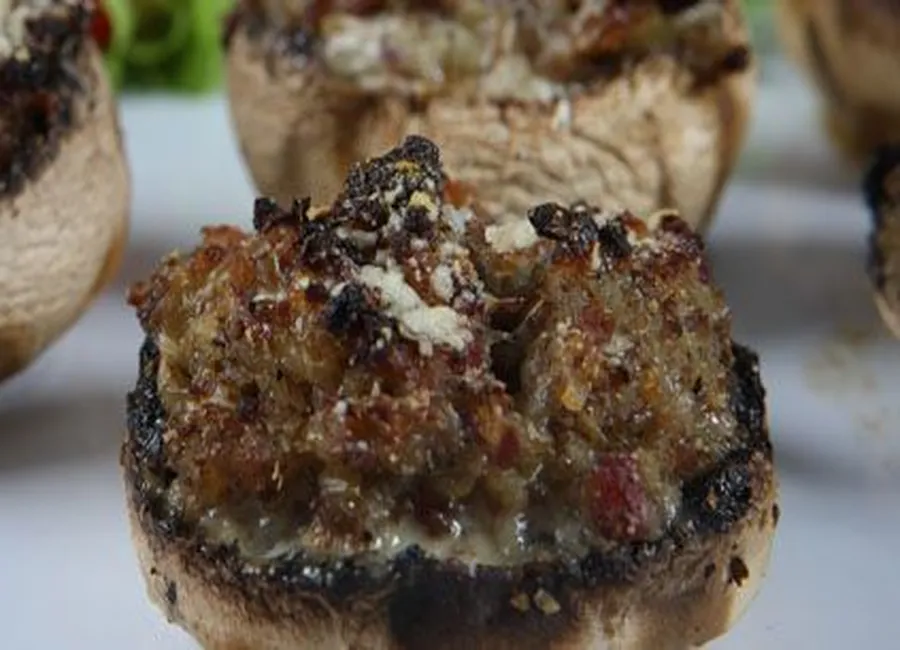 Champignons farcis au lard