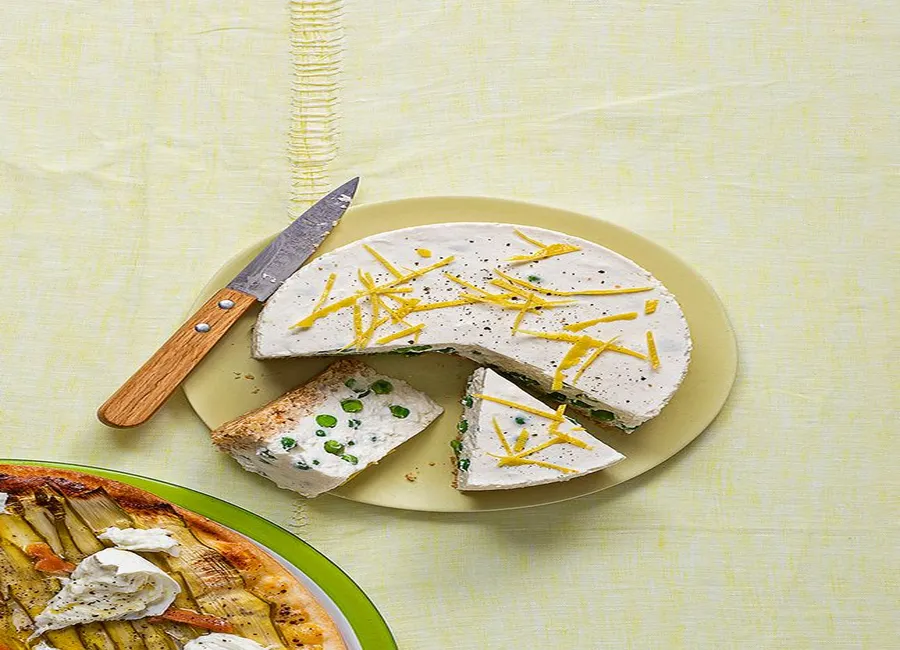 Cheesecake salé, mozzarella, citron et petits pois