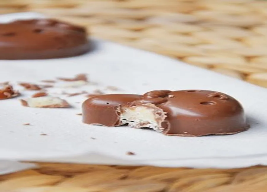 Chocolats maison, fourrés au chocolat blanc et pralin
