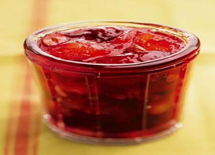 Confiture de prunes au thé et noisettes