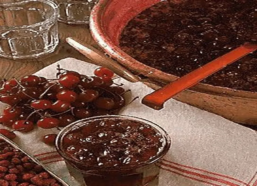 Confiture griotte-fraise