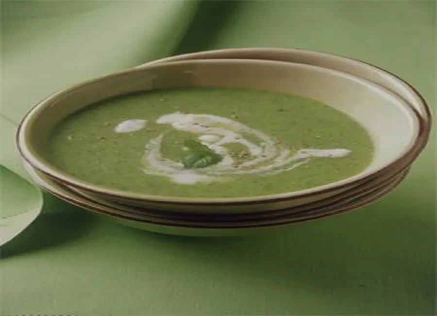Consommé de courgette froid