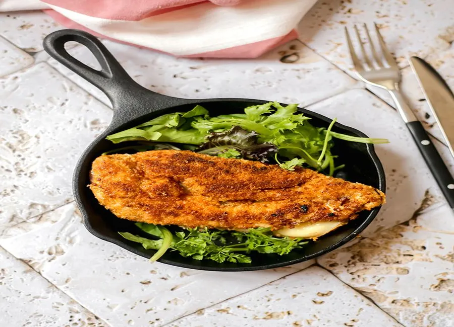 Cordon-bleu de poulet au bacon et à la raclette