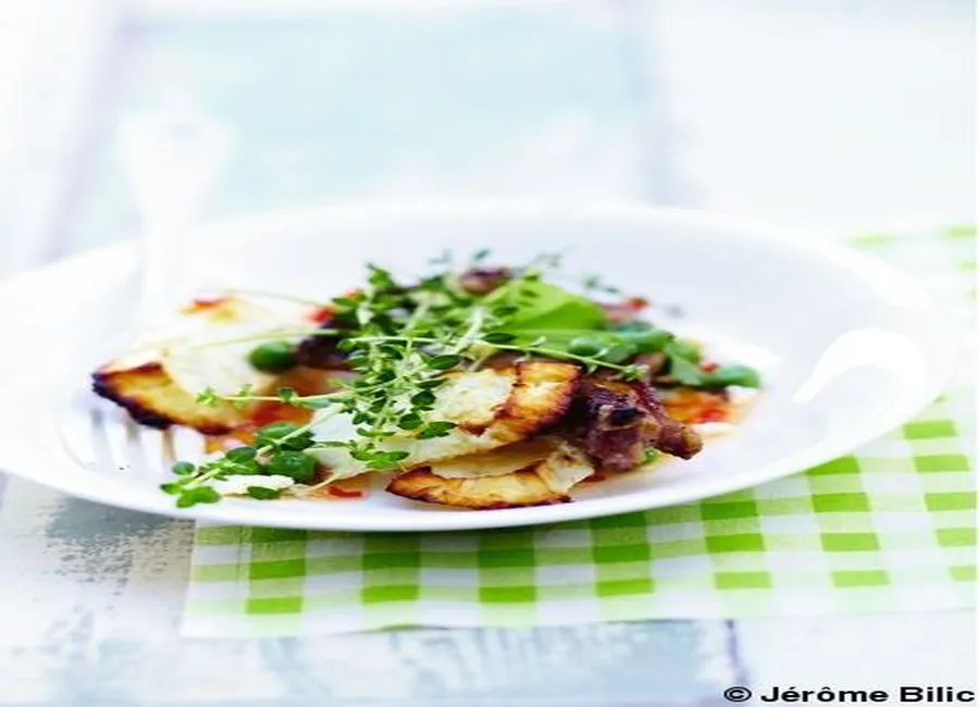 Côtelettes d'agneau et feta rôtie