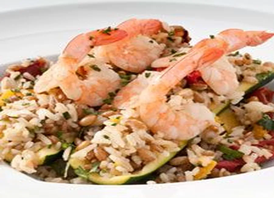 Courgette farcie aux crevettes et riz aux légumes