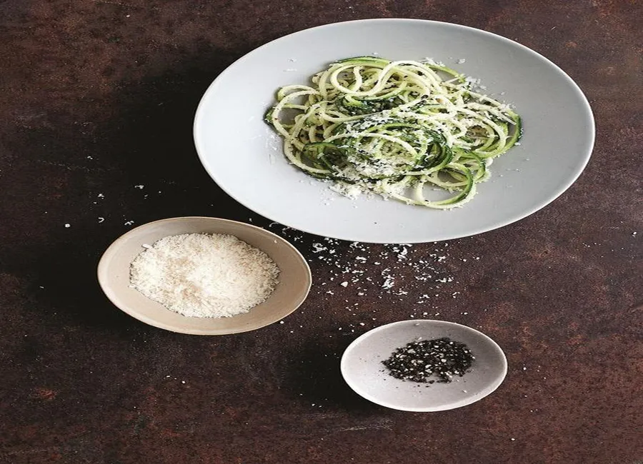Courgettes cacio e pepe