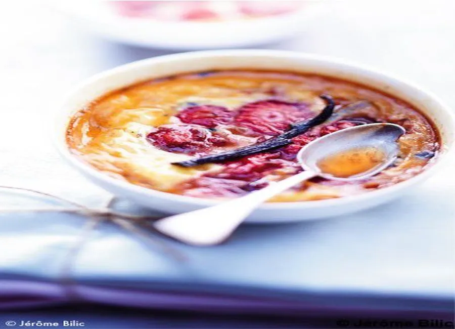 Crème caramel aux fraises