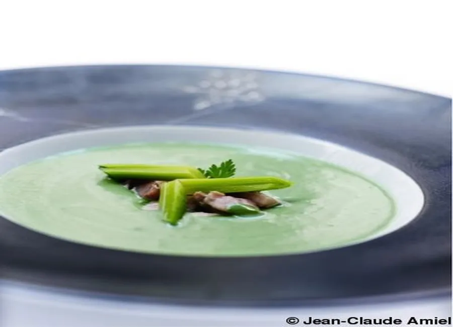 Crème de cresson au haddock et thé pu er, sot-l'y-laisse et crêtes de coq