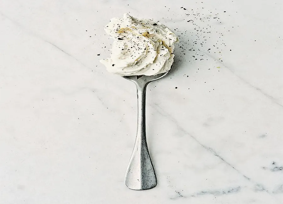 Crème glacée asperge-fève tonka