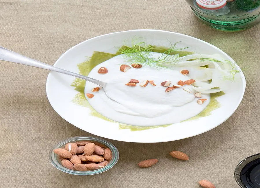 Crème végétarienne de fenouil à l'amande