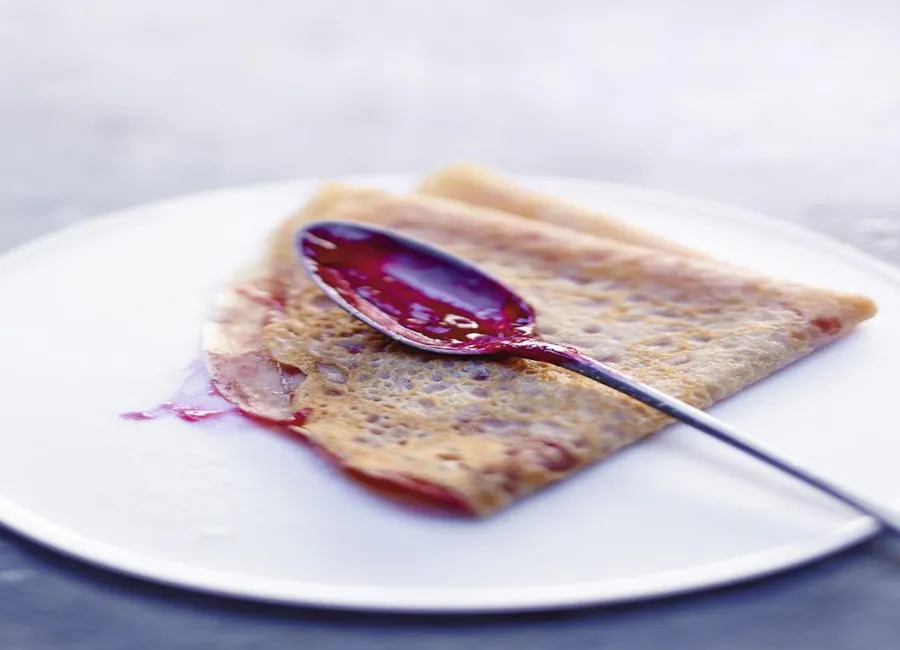 Crêpes au kurakkan et fruits rouges
