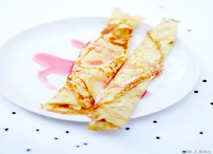 Crêpes et grenade au sirop