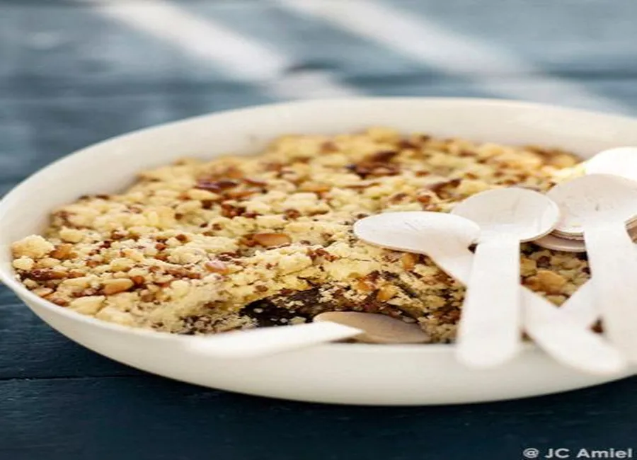 Crumble aux aubergines, agneau et sarrasin