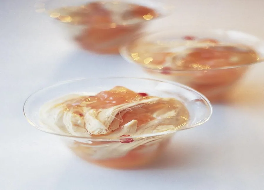 Gelée de poulet au pamplemousse rose
