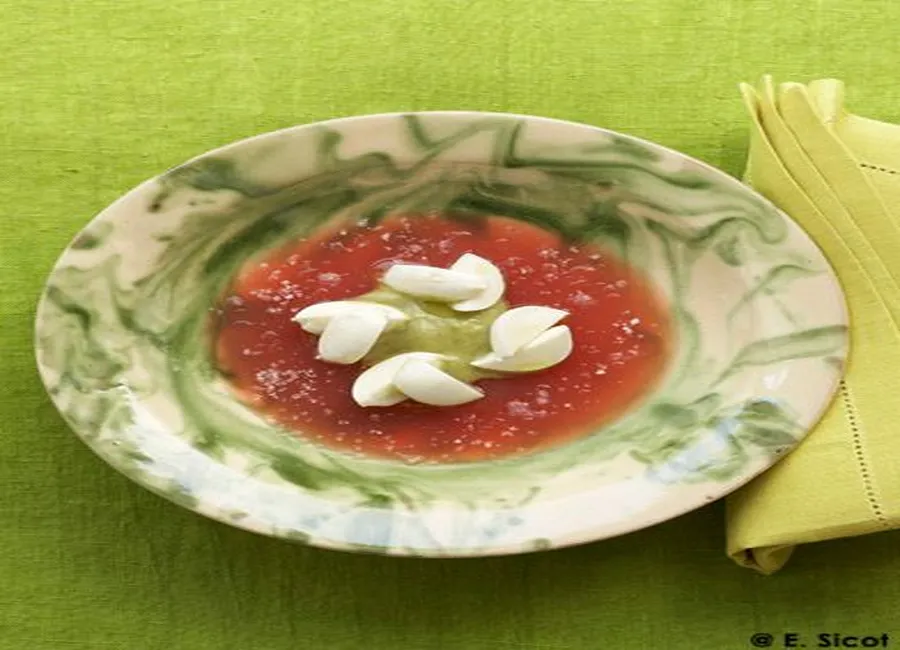 Gelée de tomate, mozza et pistou