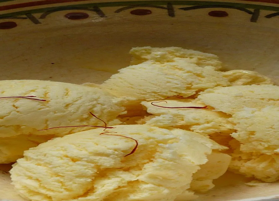 Glace au miel et safran