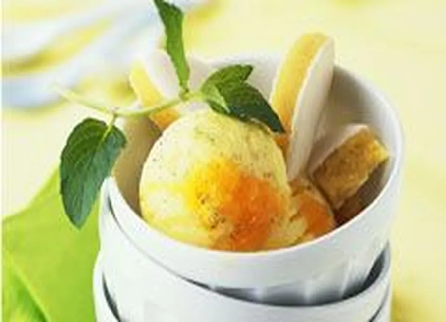 Glace aux calissons, coulis de melon