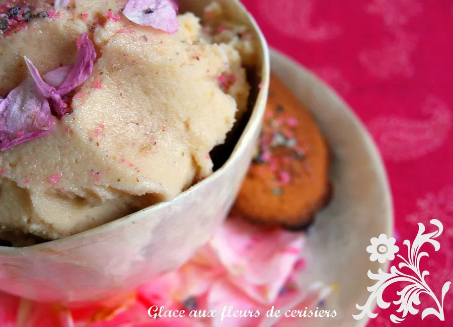Glace aux fleurs de cerisier