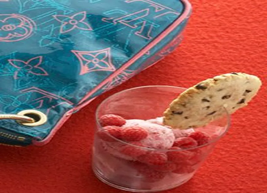 Glace rose et cookies chocolat-cacahuètes