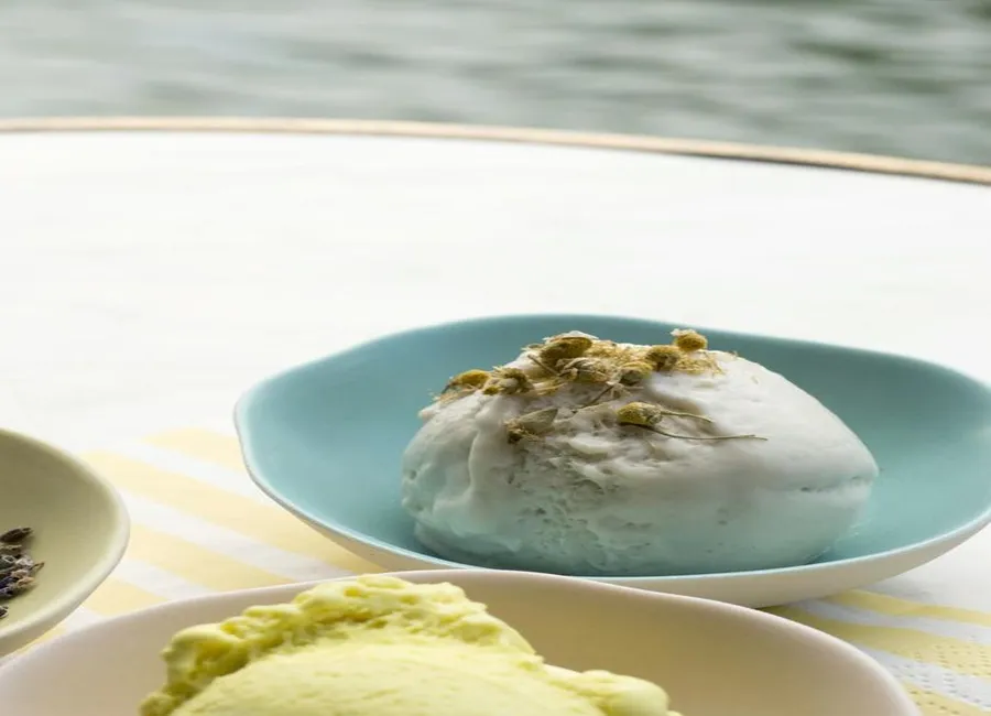 Glace vegan au lait d'avoine et camomille