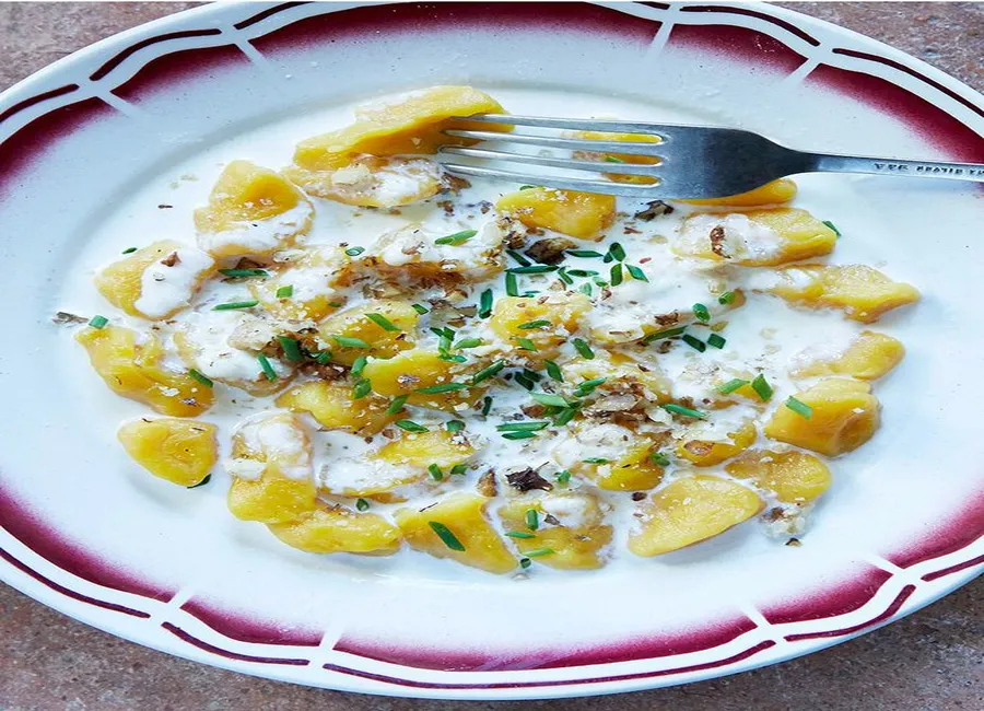 Gnocchis au potimarron, sauce saint-nectaire