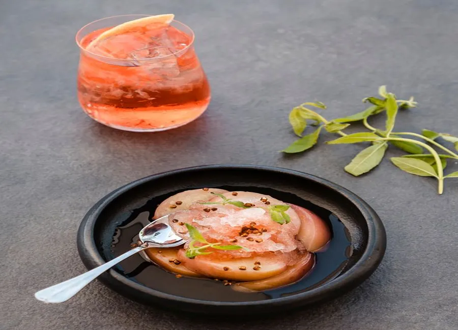 Granité pêche verveine, cocktail confetti au campari
