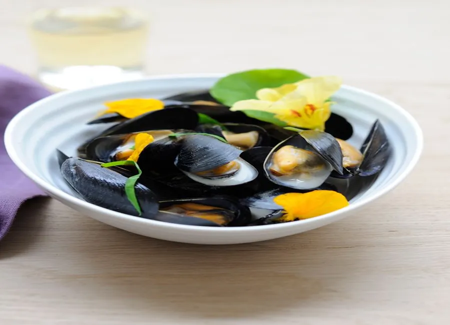 Moules aux fleurs de capucine