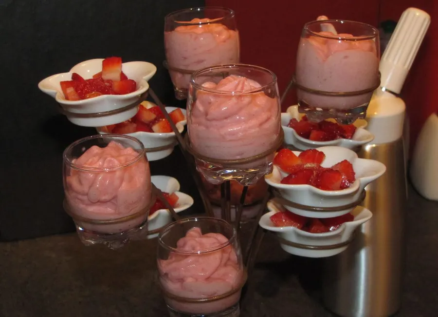 Mousse à la fraise au siphon