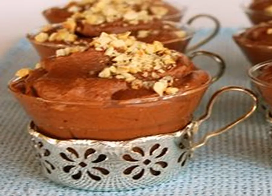 Mousse au chocolat noir aux éclats de fèves de cacao