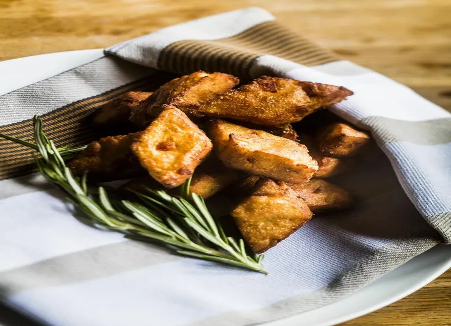 Panisses au chorizo et romarin
