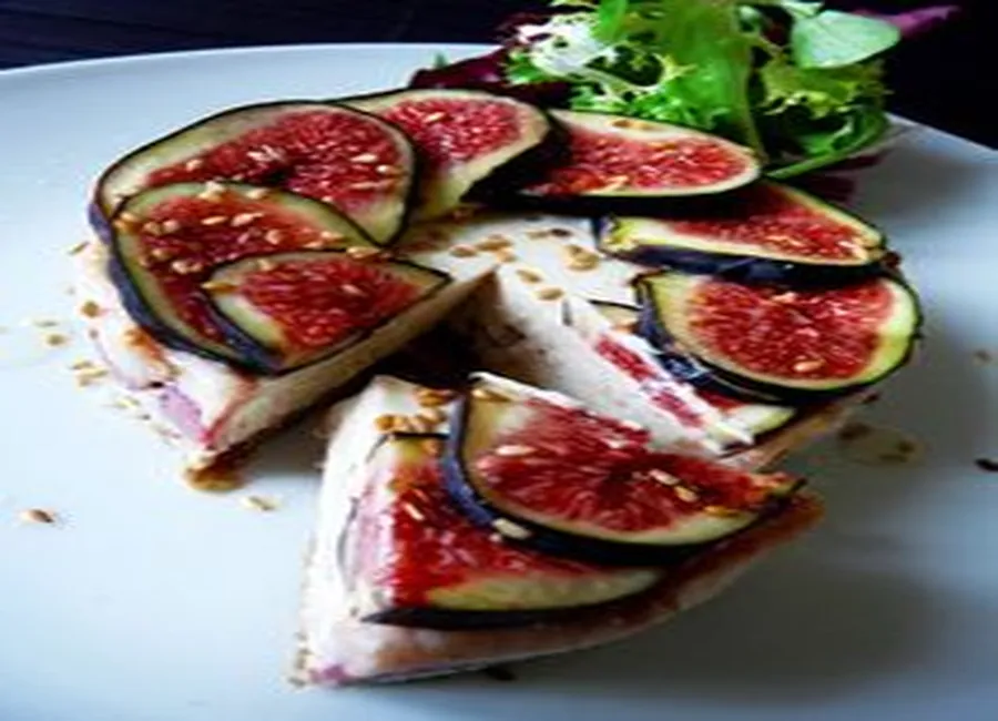 Panna cotta sucré/salé aux noix, magrets fumés et figues
