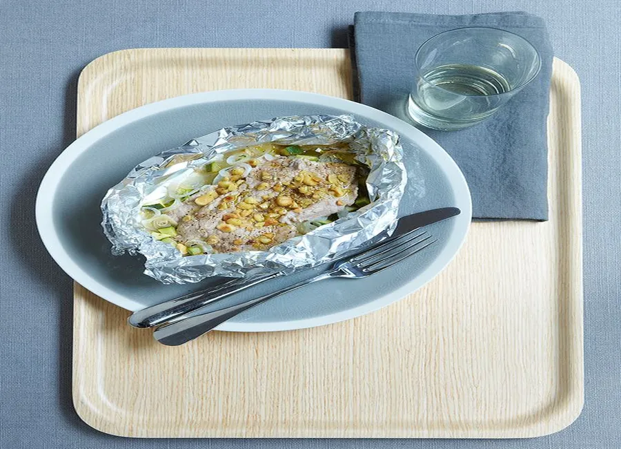 Papillote de veau au café, courgettes et épinards