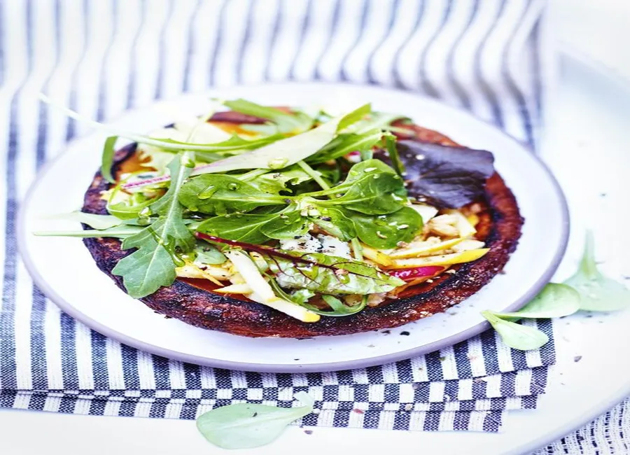 Pascade salade, pommes, noix et roquefort