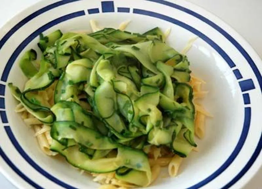 Pâtes aux lamelles de courgettes