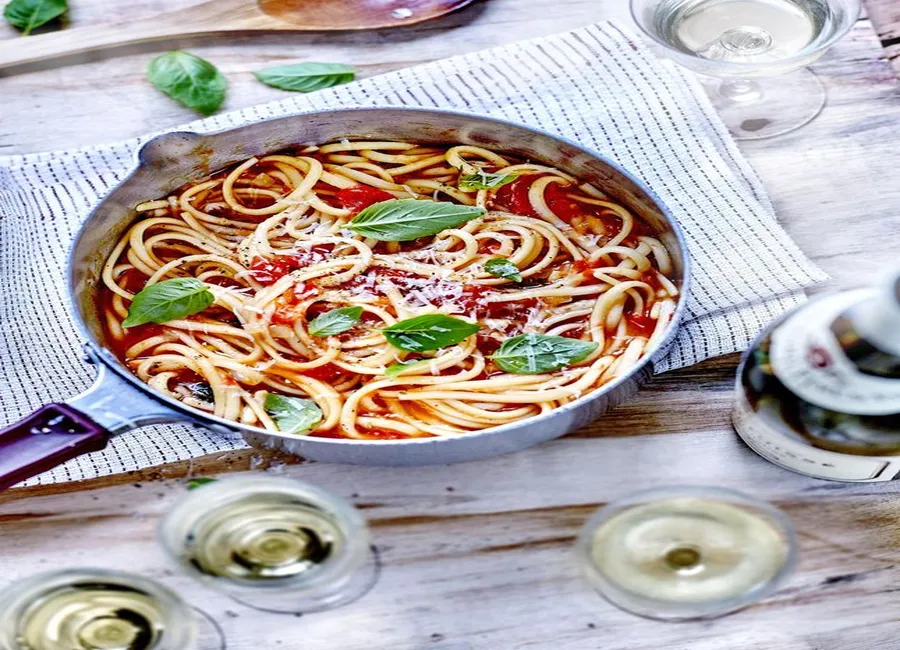 Pâtes aux tomates cuites dans leur jus »