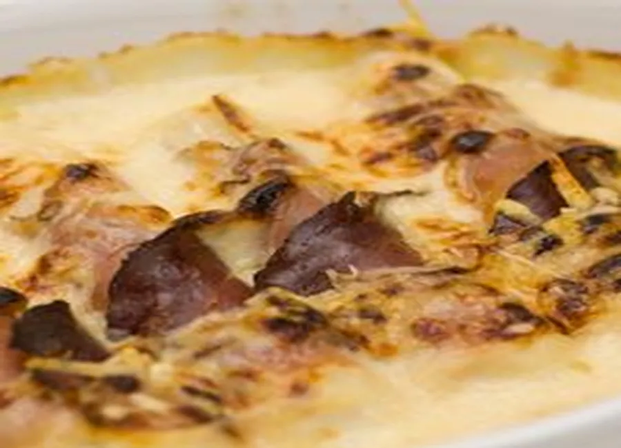 Poireaux au jambon fumé gratines